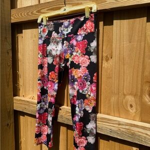 Onzie Vibrant Floral Capris - Black and Pink